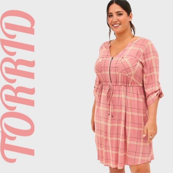 TORRID PLUS SIZE Rose Plaid  ZIP-Front Challis Shirt Dress. - Picture 3 of 16